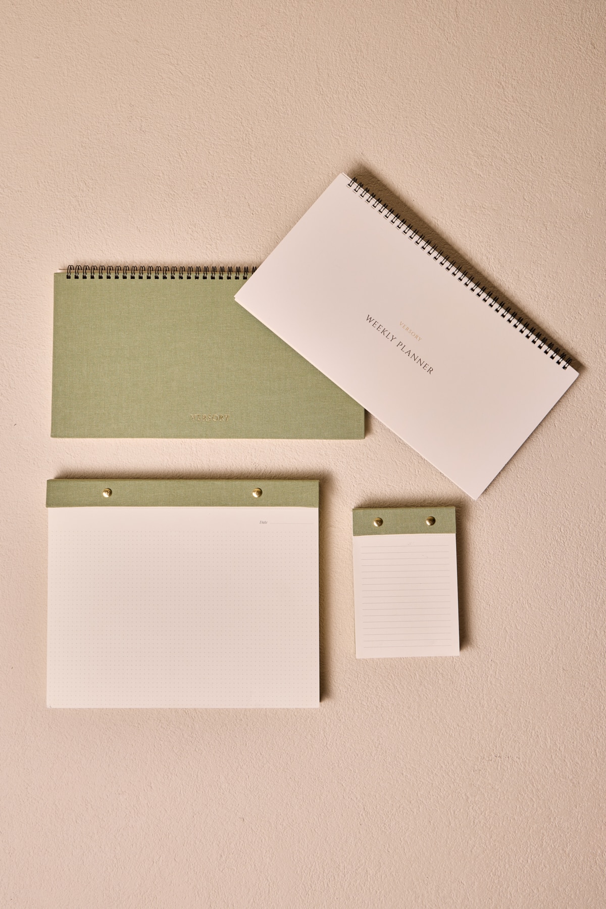 acik-yesil-not-defteri-seti-on Premium Soft Yeşil Keten Kaplama Grande & Petite Notepad + Haftalık Planlayıcı 3’lü Set - Görsel 1