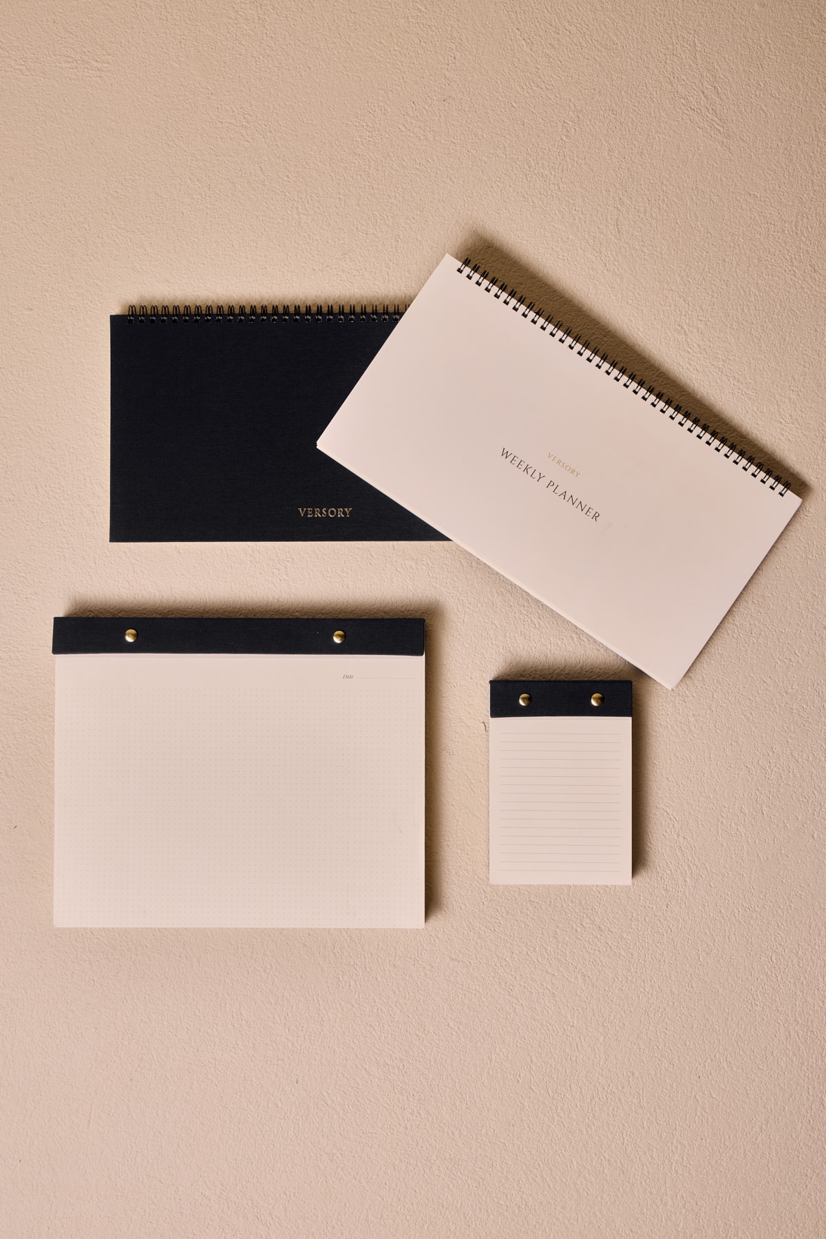 siyah-not-defteri-seti-on Premium Siyah Keten Kaplama Grande & Petite Notepad + Haftalık Planlayıcı 3’lü Set - Görsel 1