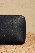 Epure Pouch Lacivert Deri Makyaj Çantası Cüzdan Özellikli Minimal Tasarım - Görsel 5