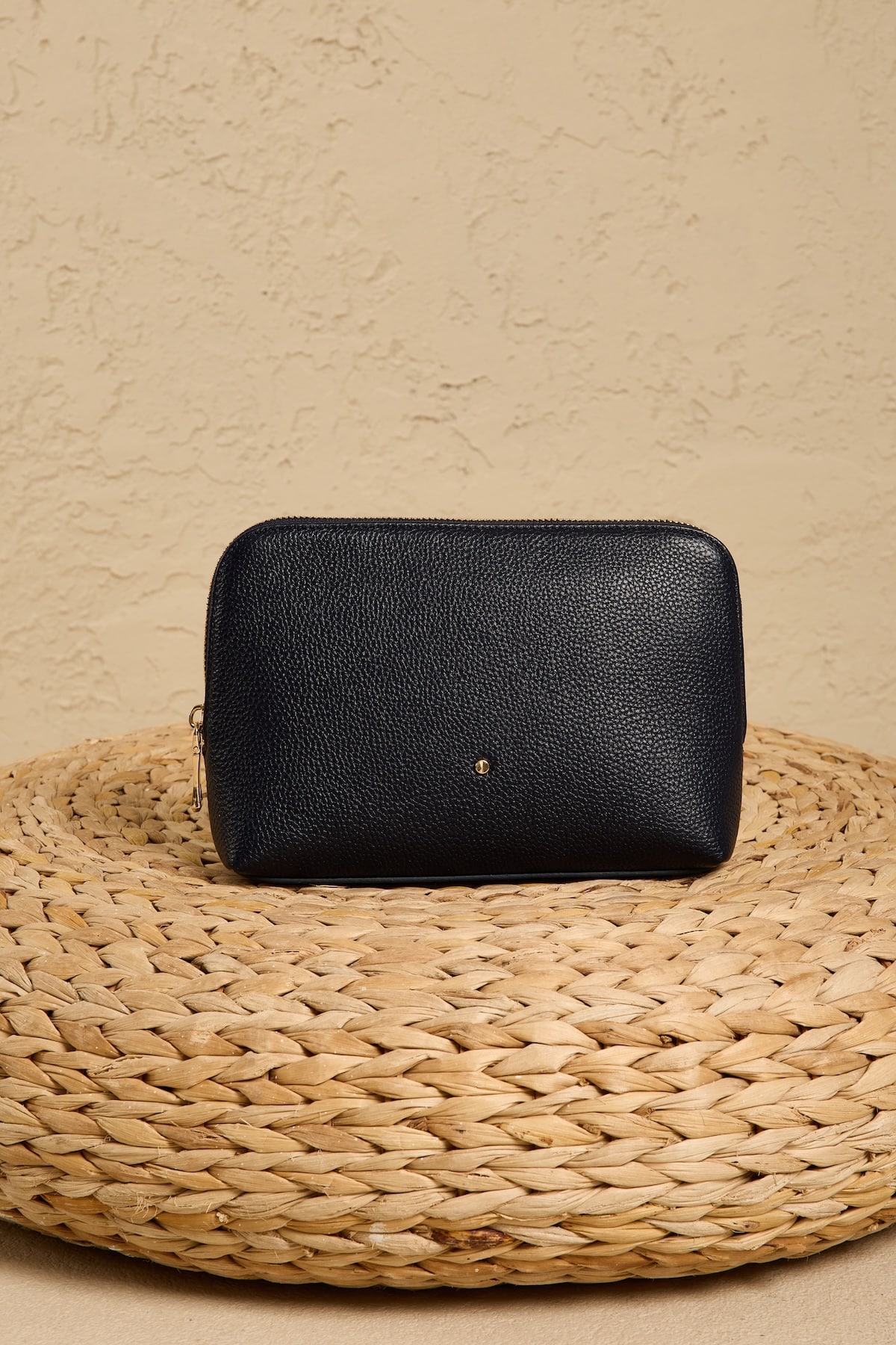 versory-lacivert-deri-canta-on Epure Pouch Lacivert Deri Makyaj Çantası Cüzdan Özellikli Minimal Tasarım - Görsel 1