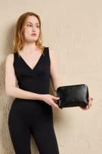 Epure Pouch Siyah Deri Makyaj Çantası Cüzdan Özellikli Minimal Tasarım - Görsel 8